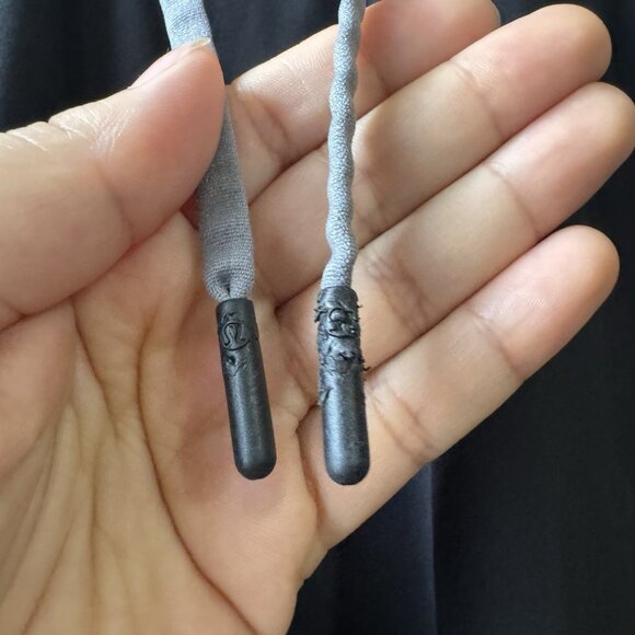 Lululemon T.H.E. Short Linerless 11” Mens Sz Small Black Flaws - Picture 4 of 16